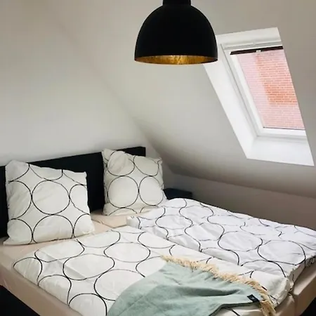 아파트 Ferienwohnung In Der Innenstadt, 1 - #a33107